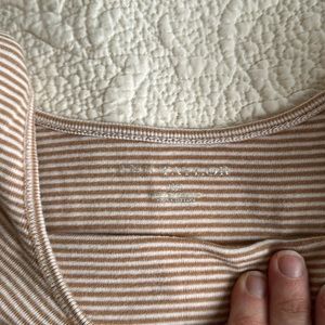 And Taylor 3/4 brown and white striped neck, extra small